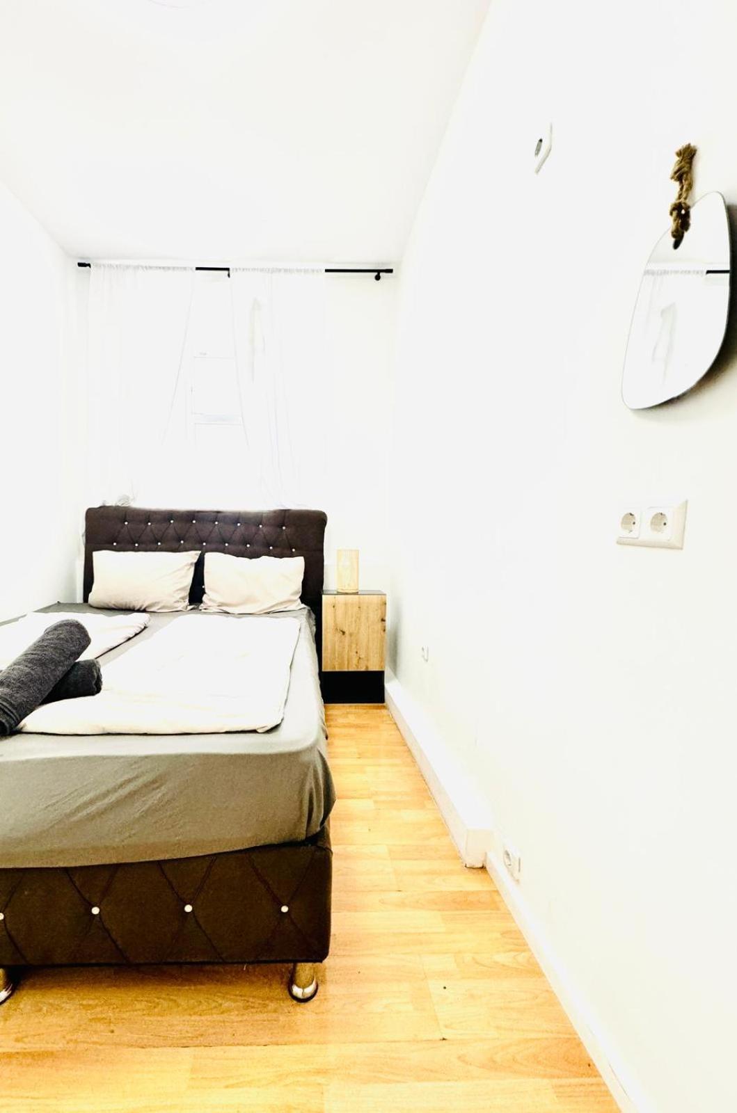 Comfy Rooms In A Shared Apt, 8Min To Rathausplatz Vienna Esterno foto