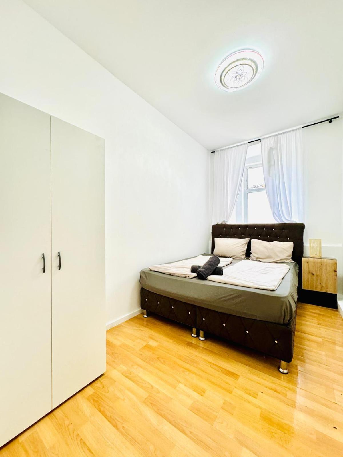 Comfy Rooms In A Shared Apt, 8Min To Rathausplatz Vienna Esterno foto