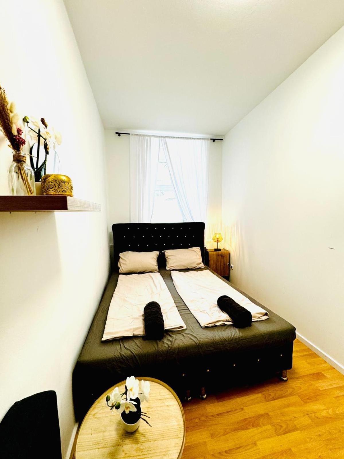 Comfy Rooms In A Shared Apt, 8Min To Rathausplatz Vienna Esterno foto