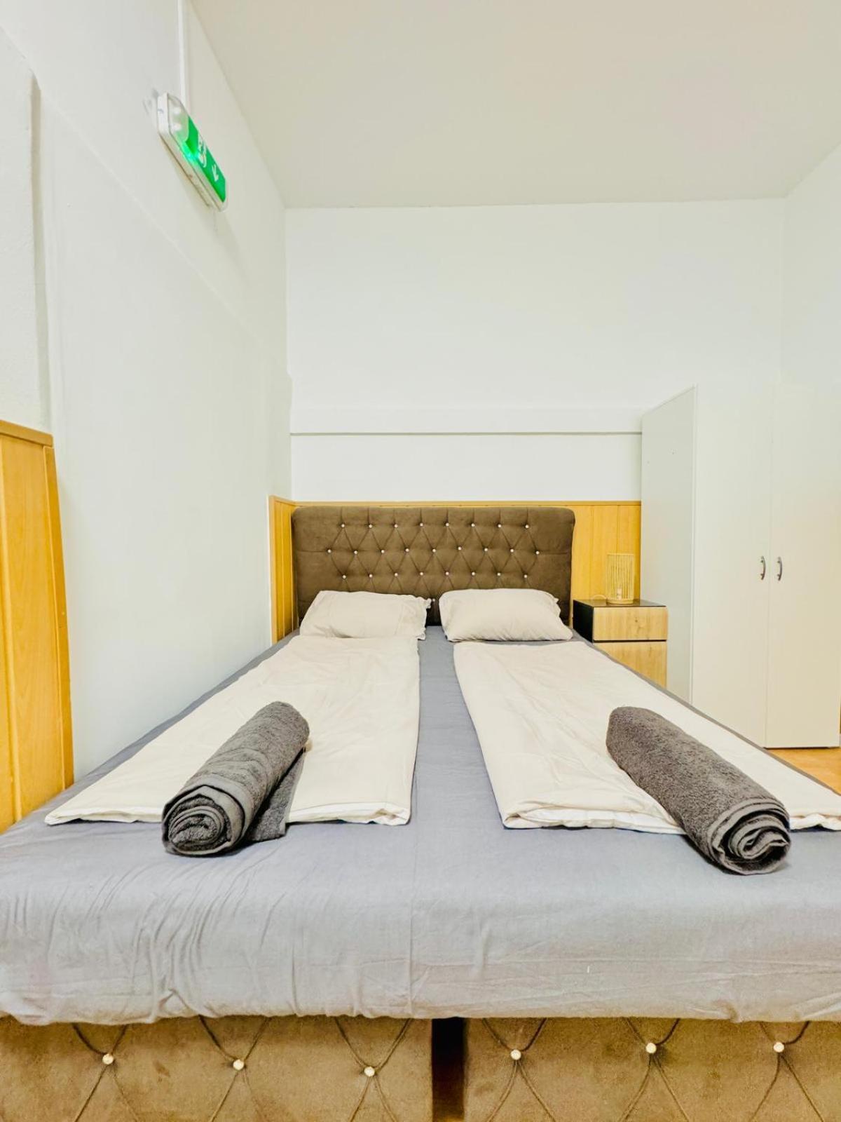 Comfy Rooms In A Shared Apt, 8Min To Rathausplatz Vienna Esterno foto