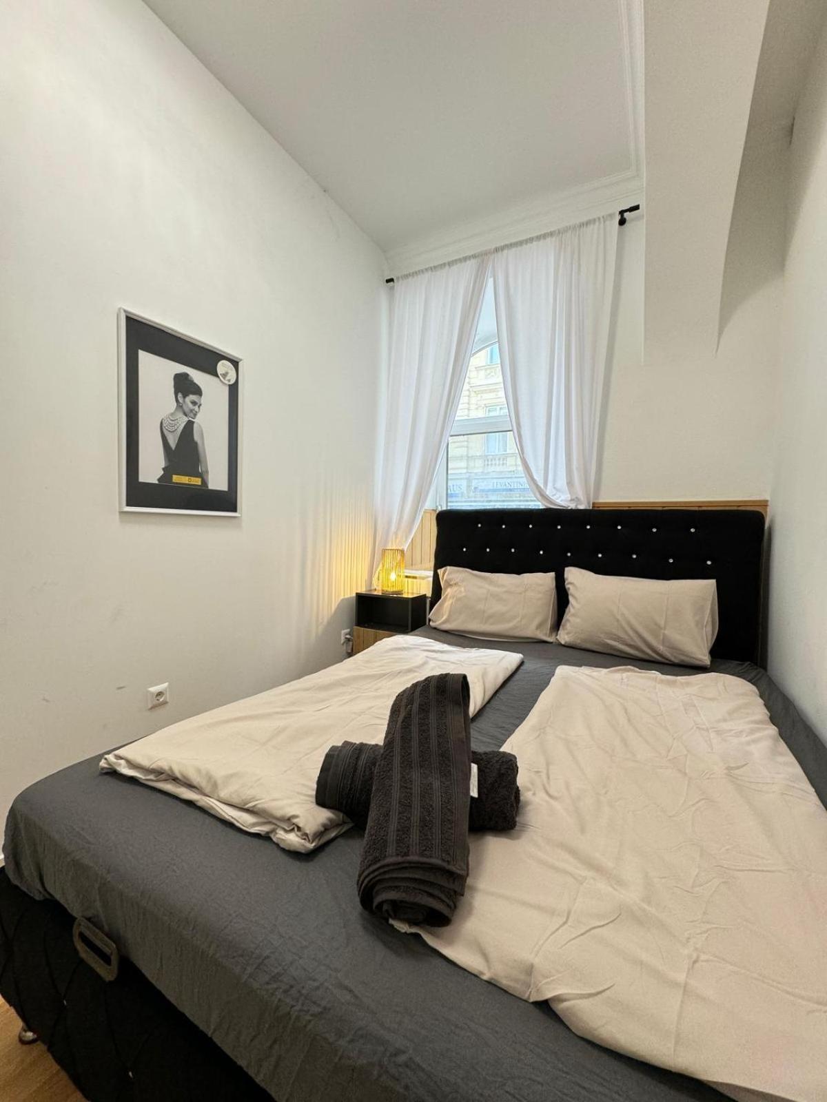 Comfy Rooms In A Shared Apt, 8Min To Rathausplatz Vienna Esterno foto