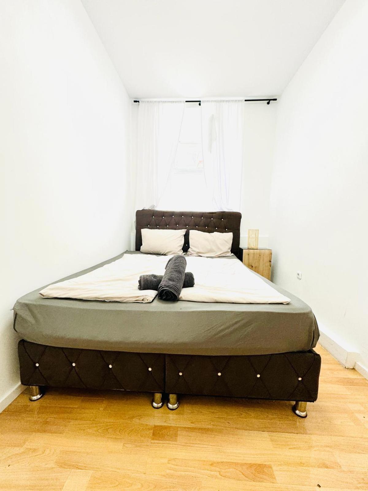 Comfy Rooms In A Shared Apt, 8Min To Rathausplatz Vienna Esterno foto