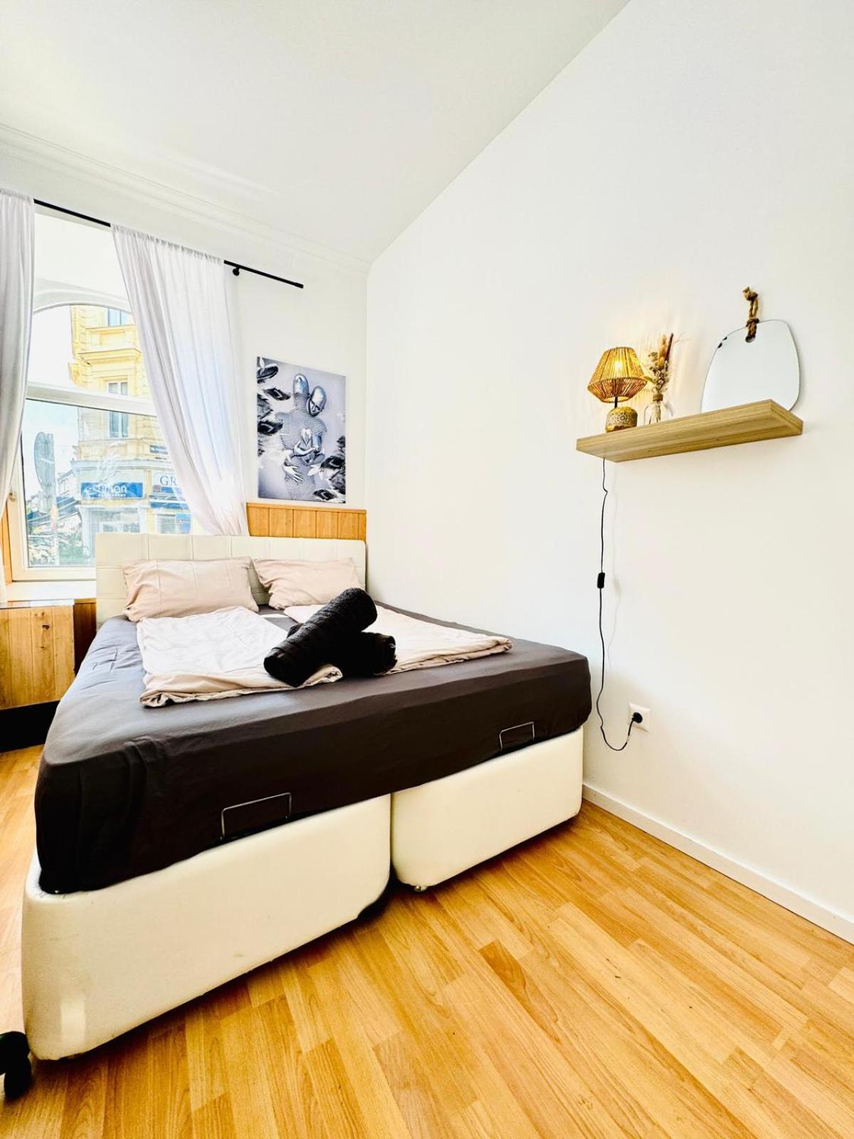 Comfy Rooms In A Shared Apt, 8Min To Rathausplatz Vienna Esterno foto