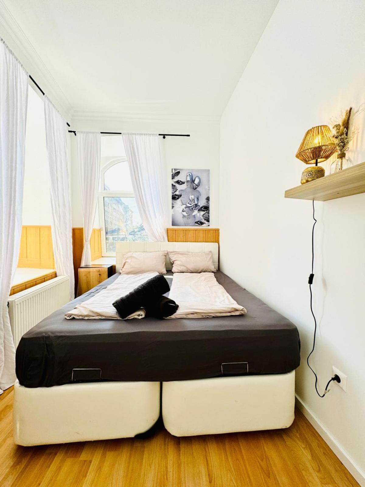 Comfy Rooms In A Shared Apt, 8Min To Rathausplatz Vienna Esterno foto